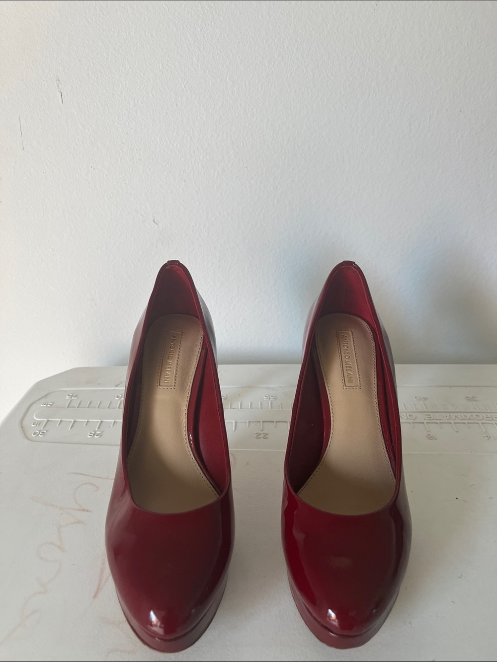 ANTONIO MELANI Red Patent Leather Round-Toe Pumps